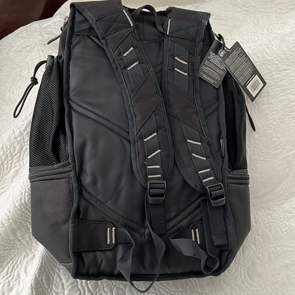 Ogio backpack - Picture 3 of 4